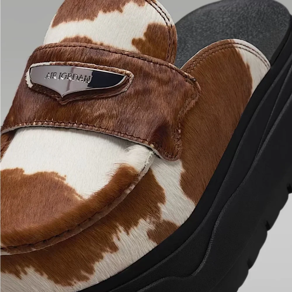 Air Jordan Cow Print Slip-On mules - Picture 3 of 3